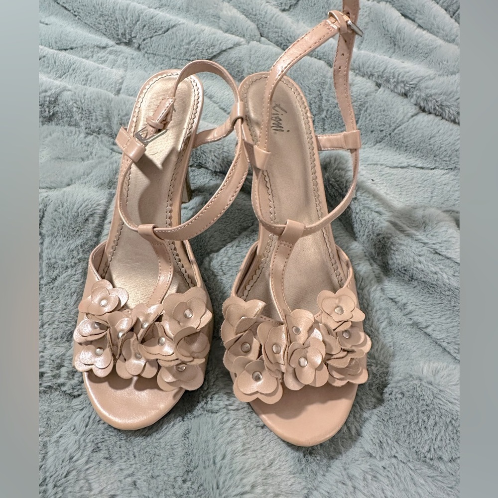 Beautiful Fioni strappy stiletto heels, size 8